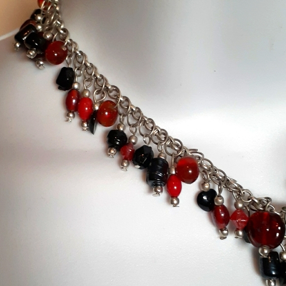 Vintage Red and Black Choker Necklace - Picture 5 of 7